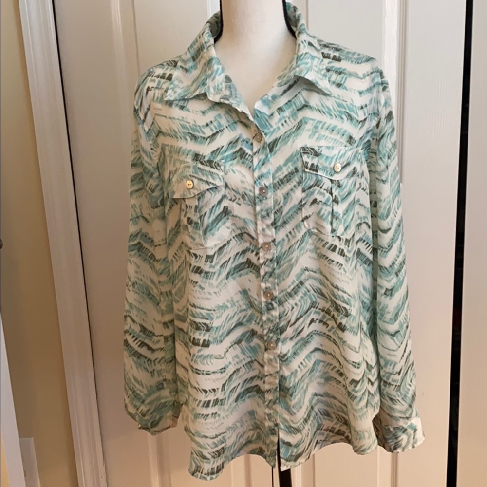 Blouse multi pattern with sea foam green pattern